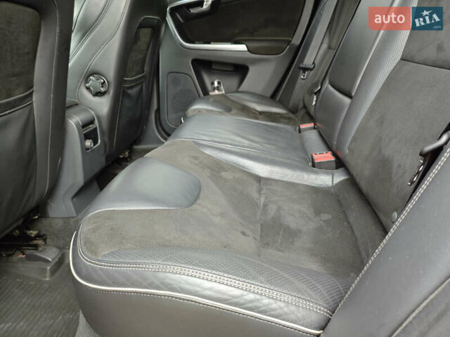 Красный Вольво ХС60, объемом двигателя 2.4 л и пробегом 345 тыс. км за 18500 $, фото 12 на Automoto.ua