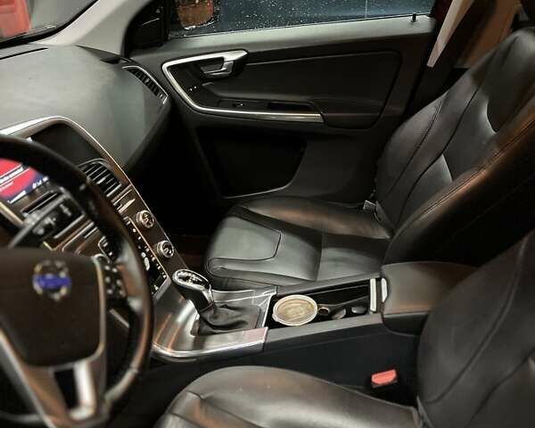 Красный Вольво ХС60, объемом двигателя 1.97 л и пробегом 156 тыс. км за 18250 $, фото 14 на Automoto.ua