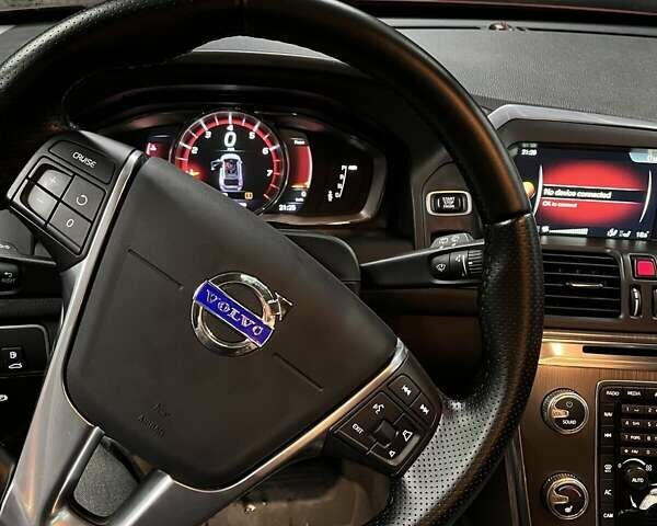 Красный Вольво ХС60, объемом двигателя 1.97 л и пробегом 156 тыс. км за 18250 $, фото 5 на Automoto.ua