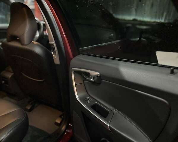 Красный Вольво ХС60, объемом двигателя 1.97 л и пробегом 156 тыс. км за 18250 $, фото 6 на Automoto.ua