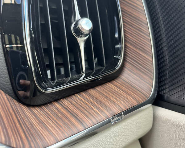 Красный Вольво ХС60, объемом двигателя 1.97 л и пробегом 79 тыс. км за 36000 $, фото 21 на Automoto.ua