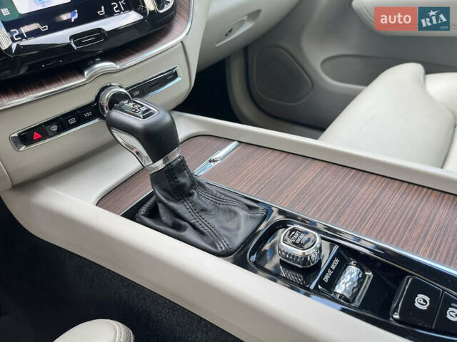 Красный Вольво ХС60, объемом двигателя 1.97 л и пробегом 79 тыс. км за 36000 $, фото 23 на Automoto.ua