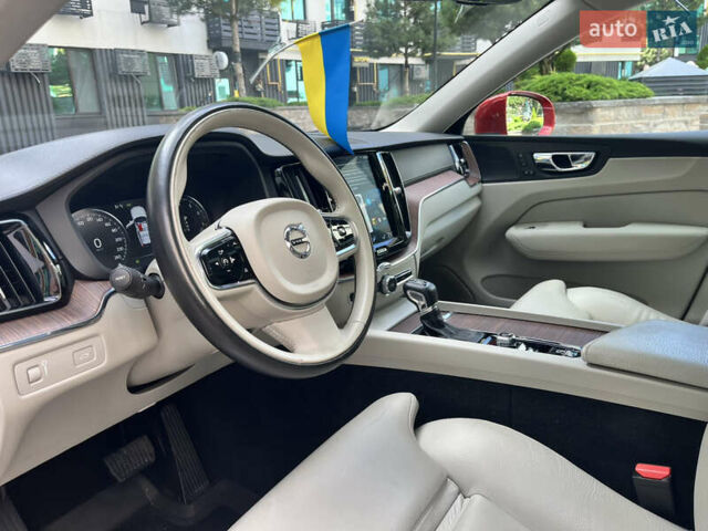 Красный Вольво ХС60, объемом двигателя 1.97 л и пробегом 79 тыс. км за 36000 $, фото 11 на Automoto.ua