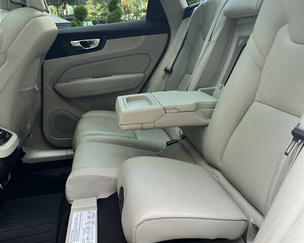 Вольво ХС60 2018 в Киеве на Automoto.ua Красный Вольво ХС60, объемом двигателя 1.97 л и пробегом 79 тыс. км за 38500 $, фото 13 на Automoto.ua