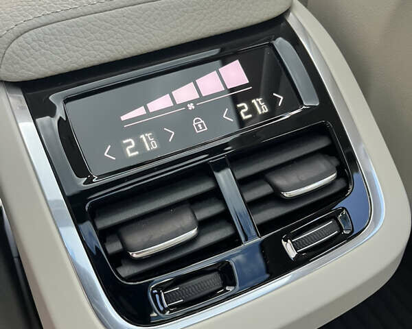 Красный Вольво ХС60, объемом двигателя 1.97 л и пробегом 79 тыс. км за 36000 $, фото 14 на Automoto.ua