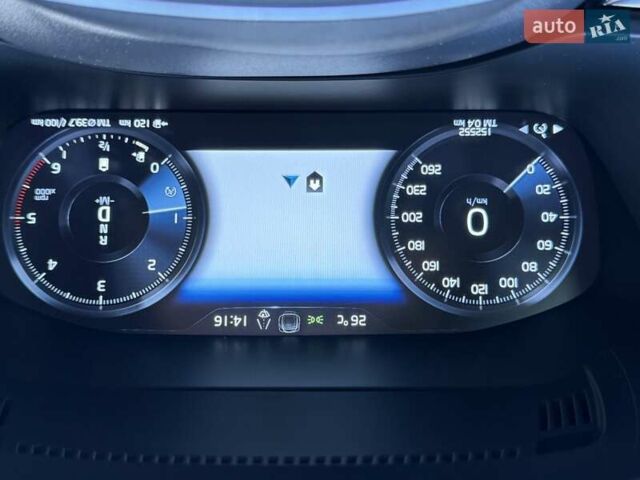 Красный Вольво ХС60, объемом двигателя 1.97 л и пробегом 152 тыс. км за 43000 $, фото 43 на Automoto.ua
