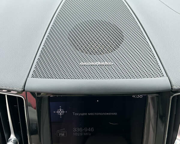 Красный Вольво ХС60, объемом двигателя 1.97 л и пробегом 118 тыс. км за 29000 $, фото 10 на Automoto.ua