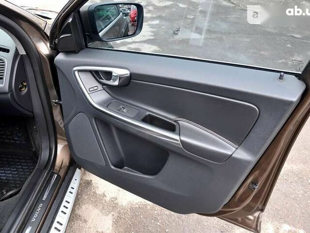Вольво ХС60, объемом двигателя 2.4 л и пробегом 178 тыс. км за 18500 $, фото 21 на Automoto.ua