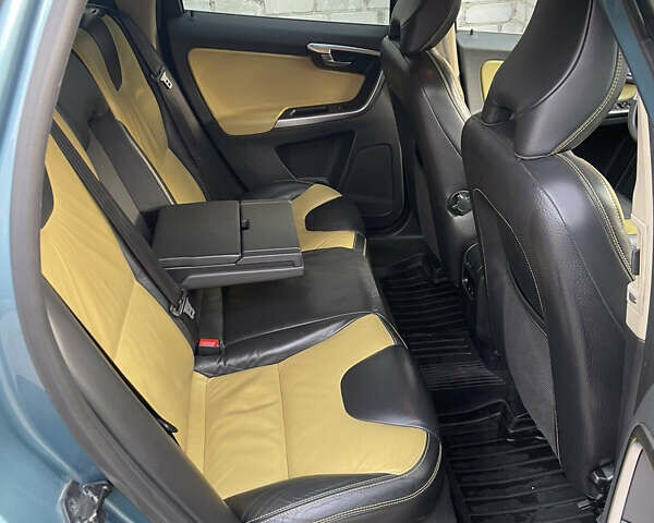 Вольво ХС60, об'ємом двигуна 2.4 л та пробігом 300 тис. км за 12221 $, фото 8 на Automoto.ua