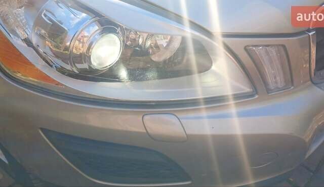 Вольво ХС60 2011 в Дубно на Automoto.ua Вольво ХС60, объемом двигателя 2.4 л и пробегом 285 тыс. км за 15900 $, фото 3 на Automoto.ua