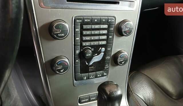 Вольво ХС60 2011 в Дубно на Automoto.ua Вольво ХС60, объемом двигателя 2.4 л и пробегом 285 тыс. км за 15900 $, фото 19 на Automoto.ua