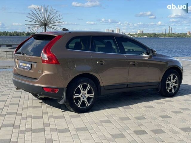 Вольво ХС60, объемом двигателя 2.4 л и пробегом 197 тыс. км за 15800 $, фото 5 на Automoto.ua