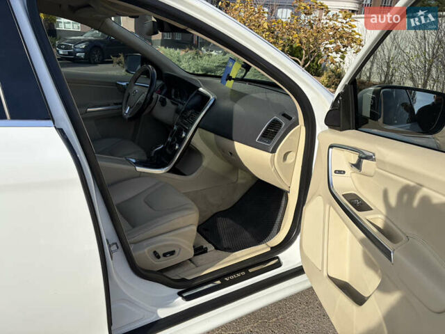 Вольво ХС60, объемом двигателя 2 л и пробегом 142 тыс. км за 15600 $, фото 13 на Automoto.ua