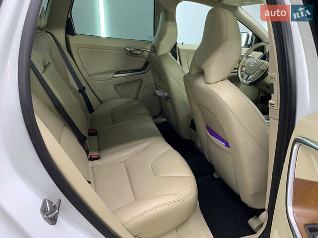 Вольво ХС60, объемом двигателя 3 л и пробегом 139 тыс. км за 15900 $, фото 9 на Automoto.ua