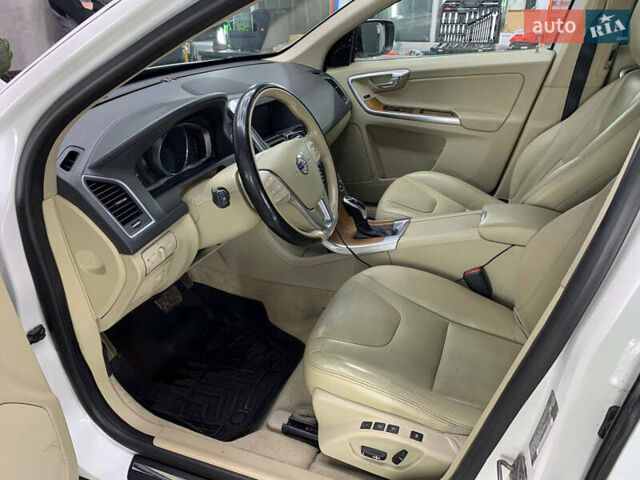 Вольво ХС60, объемом двигателя 3 л и пробегом 139 тыс. км за 15900 $, фото 7 на Automoto.ua