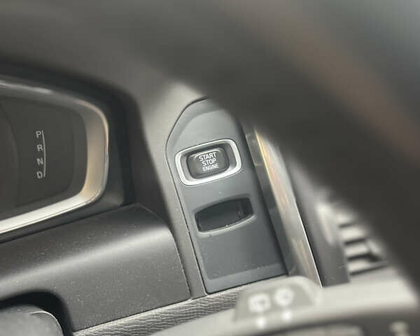 Вольво ХС60, об'ємом двигуна 2.5 л та пробігом 117 тис. км за 19000 $, фото 12 на Automoto.ua