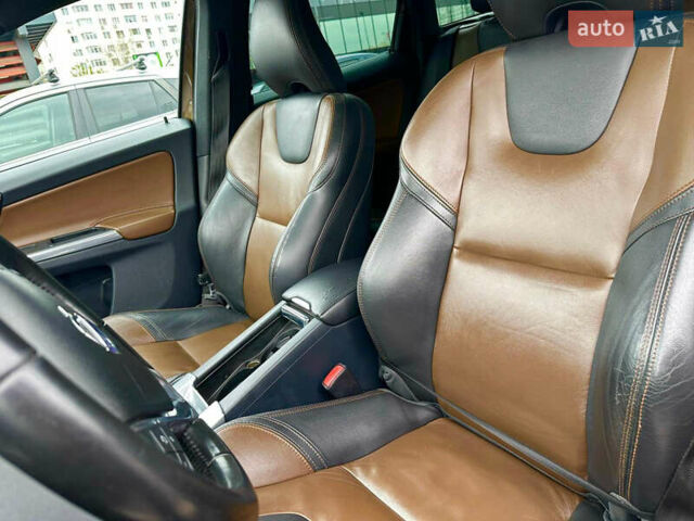 Вольво ХС60, объемом двигателя 2.95 л и пробегом 207 тыс. км за 17000 $, фото 14 на Automoto.ua