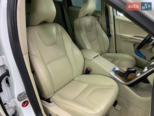 Вольво ХС60, объемом двигателя 3 л и пробегом 139 тыс. км за 15900 $, фото 6 на Automoto.ua