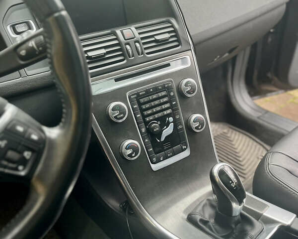 Вольво ХС60, об'ємом двигуна 2.5 л та пробігом 117 тис. км за 19000 $, фото 9 на Automoto.ua