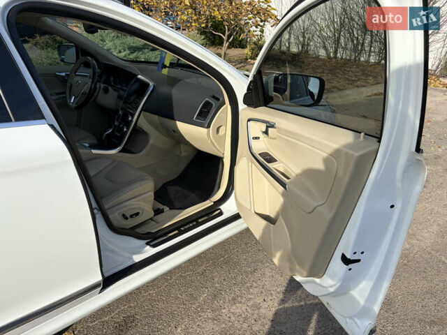 Вольво ХС60, объемом двигателя 2 л и пробегом 142 тыс. км за 15600 $, фото 17 на Automoto.ua