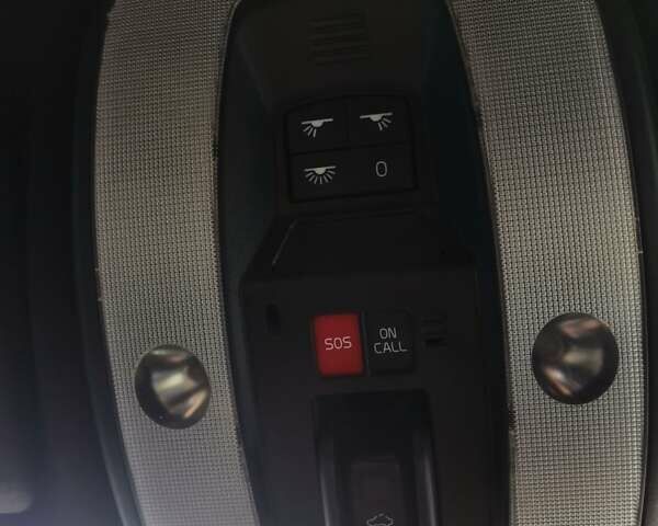 Вольво ХС60, об'ємом двигуна 2 л та пробігом 193 тис. км за 14900 $, фото 9 на Automoto.ua