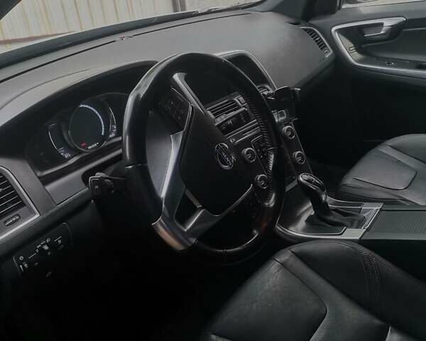 Вольво ХС60, об'ємом двигуна 2 л та пробігом 193 тис. км за 14900 $, фото 6 на Automoto.ua