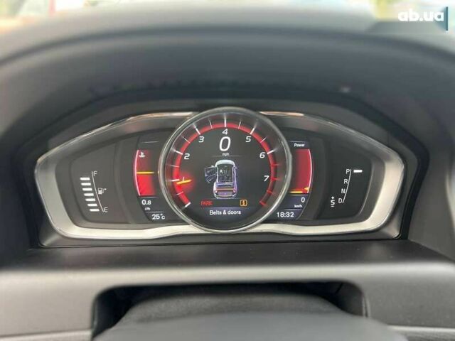Вольво ХС60, об'ємом двигуна 2 л та пробігом 199 тис. км за 18000 $, фото 6 на Automoto.ua