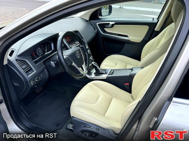 Вольво ХС60, объемом двигателя 2 л и пробегом 126 тыс. км за 15999 $, фото 6 на Automoto.ua