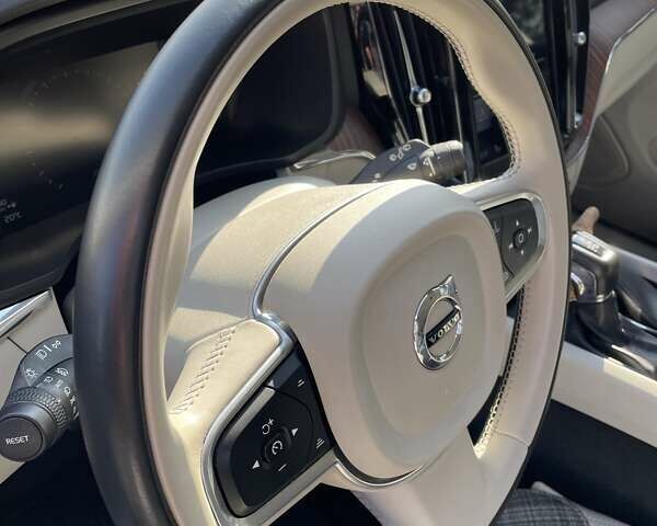 Вольво ХС60, объемом двигателя 0 л и пробегом 139 тыс. км за 35000 $, фото 2 на Automoto.ua