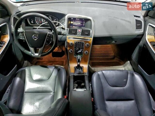 Вольво ХС60, объемом двигателя 2 л и пробегом 72 тыс. км за 2500 $, фото 7 на Automoto.ua