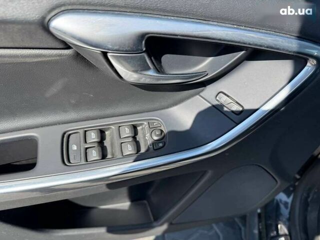 Вольво ХС60, объемом двигателя 2 л и пробегом 235 тыс. км за 11300 $, фото 9 на Automoto.ua