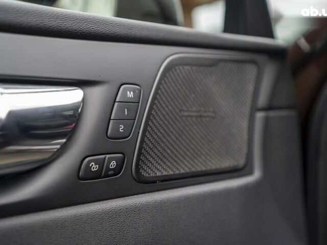 Вольво ХС60, объемом двигателя 2 л и пробегом 200 тыс. км за 33800 $, фото 21 на Automoto.ua