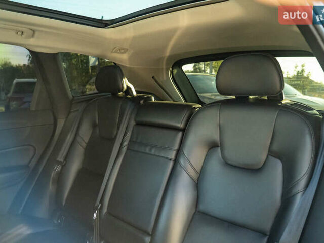 Вольво ХС60 2018 в Черновцах на Automoto.ua Вольво ХС60, объемом двигателя 1.97 л и пробегом 117 тыс. км за 25800 $, фото 37 на Automoto.ua