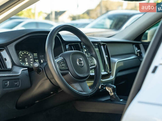 Вольво ХС60 2018 в Черновцах на Automoto.ua Вольво ХС60, объемом двигателя 1.97 л и пробегом 117 тыс. км за 25800 $, фото 20 на Automoto.ua