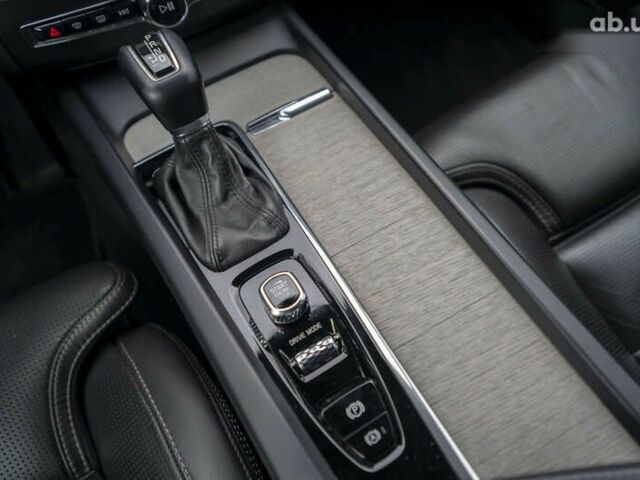 Вольво ХС60, объемом двигателя 2 л и пробегом 200 тыс. км за 33800 $, фото 26 на Automoto.ua