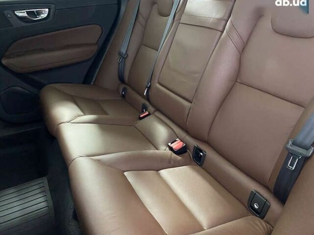 Вольво ХС60, объемом двигателя 2 л и пробегом 130 тыс. км за 25950 $, фото 10 на Automoto.ua