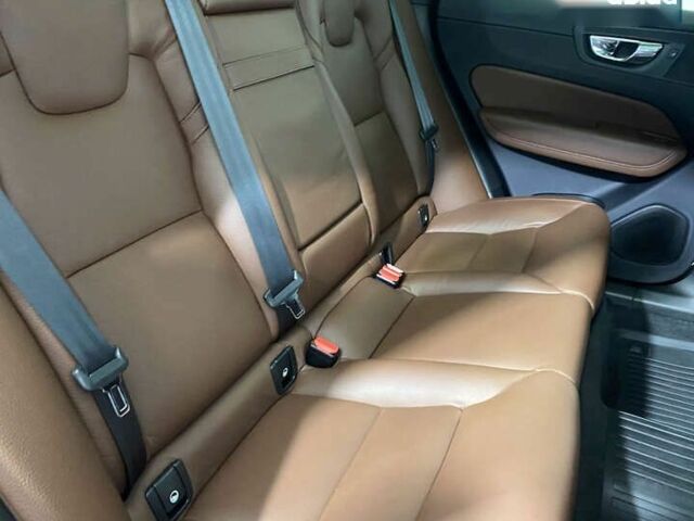 Вольво ХС60, объемом двигателя 2 л и пробегом 130 тыс. км за 25950 $, фото 9 на Automoto.ua