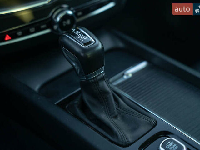 Вольво ХС60 2018 в Черновцах на Automoto.ua Вольво ХС60, объемом двигателя 1.97 л и пробегом 117 тыс. км за 25800 $, фото 30 на Automoto.ua