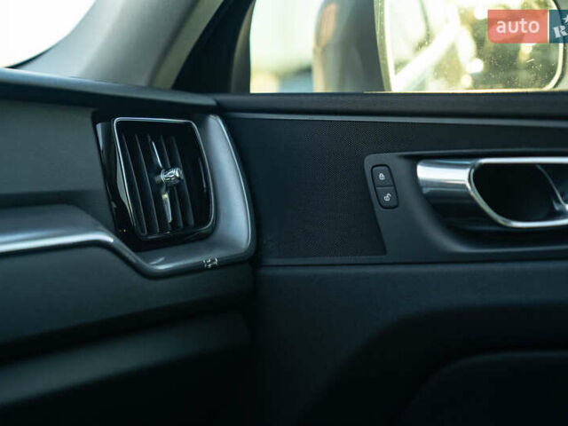 Вольво ХС60 2018 в Черновцах на Automoto.ua Вольво ХС60, объемом двигателя 1.97 л и пробегом 117 тыс. км за 25800 $, фото 33 на Automoto.ua