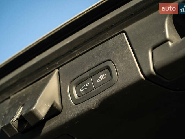 Вольво ХС60 2018 в Черновцах на Automoto.ua Вольво ХС60, объемом двигателя 1.97 л и пробегом 117 тыс. км за 25800 $, фото 38 на Automoto.ua
