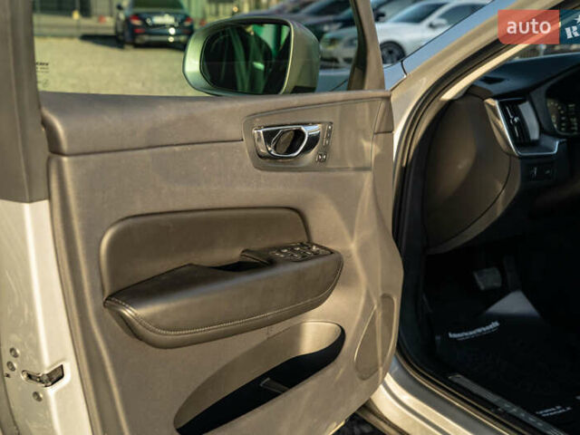 Вольво ХС60 2018 в Черновцах на Automoto.ua Вольво ХС60, объемом двигателя 1.97 л и пробегом 117 тыс. км за 25800 $, фото 40 на Automoto.ua