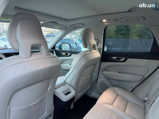 Вольво ХС60, объемом двигателя 2 л и пробегом 208 тыс. км за 19500 $, фото 11 на Automoto.ua
