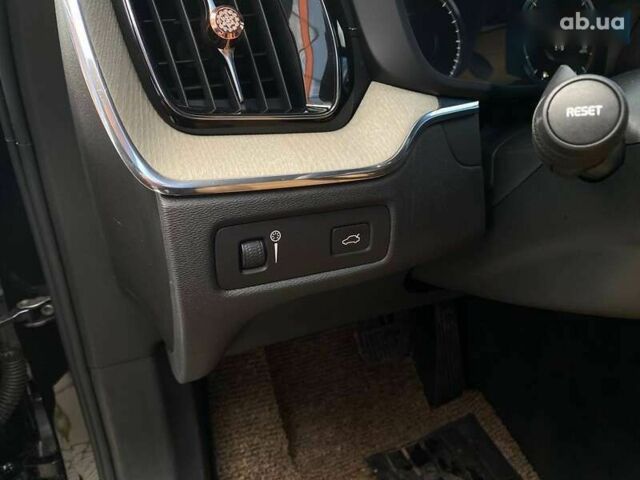 Вольво ХС60, об'ємом двигуна 2 л та пробігом 199 тис. км за 32000 $, фото 15 на Automoto.ua