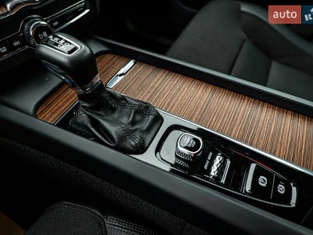 Вольво ХС60, об'ємом двигуна 2 л та пробігом 98 тис. км за 34360 $, фото 17 на Automoto.ua