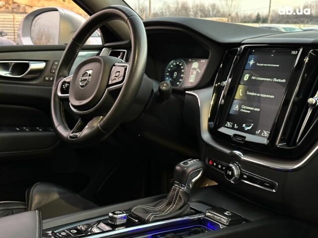 Вольво ХС60, объемом двигателя 0 л и пробегом 26 тыс. км за 34500 $, фото 9 на Automoto.ua