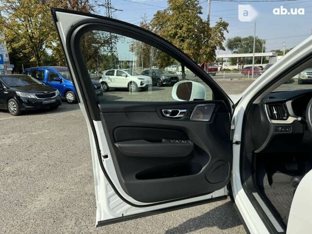 Вольво ХС60, объемом двигателя 0 л и пробегом 30 тыс. км за 40900 $, фото 18 на Automoto.ua