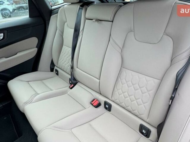 Вольво ХС60, об'ємом двигуна 1.97 л та пробігом 0 тис. км за 65962 $, фото 8 на Automoto.ua