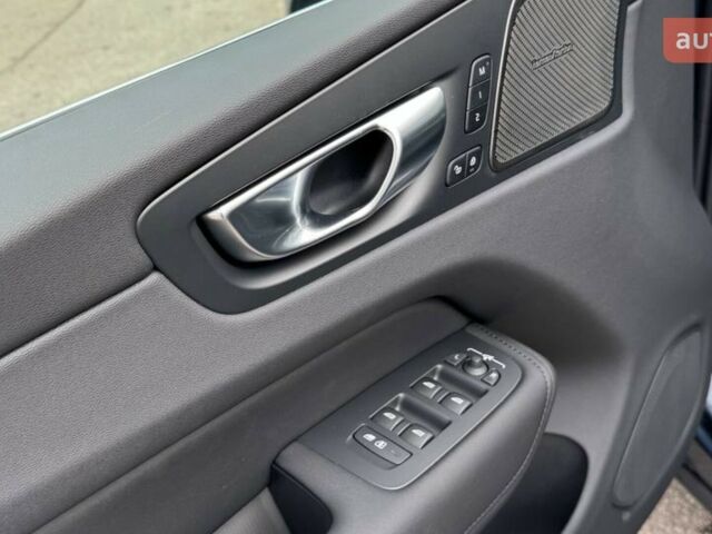 Вольво ХС60, об'ємом двигуна 1.97 л та пробігом 0 тис. км за 87215 $, фото 18 на Automoto.ua