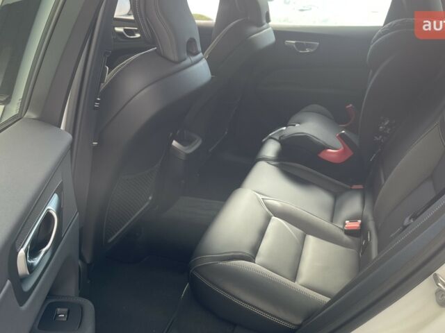 Вольво ХС60 2025 в Киеве на Automoto.ua Вольво ХС60, объемом двигателя 1.97 л и пробегом 0 тыс. км за 68651 $, фото 14 на Automoto.ua