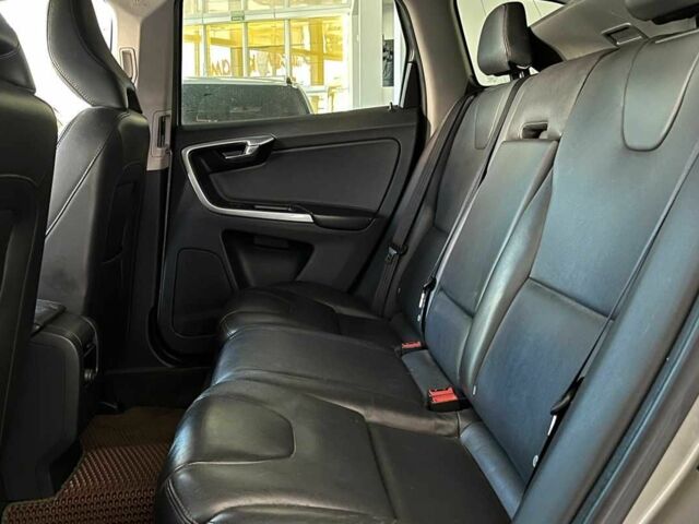 Сірий Вольво ХС60, об'ємом двигуна 2 л та пробігом 172 тис. км за 16700 $, фото 21 на Automoto.ua